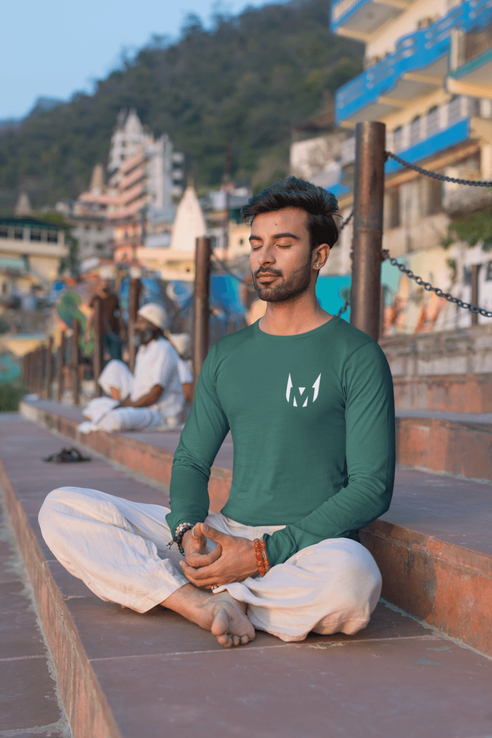 Man wearing UM ORIGINAL BOTTLE GREEN MEN's ROUND NECK FULL SLEEVE T-SHIRTS
