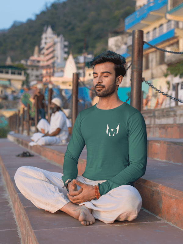 Man wearing UM ORIGINAL BOTTLE GREEN MEN's ROUND NECK FULL SLEEVE T-SHIRTS
